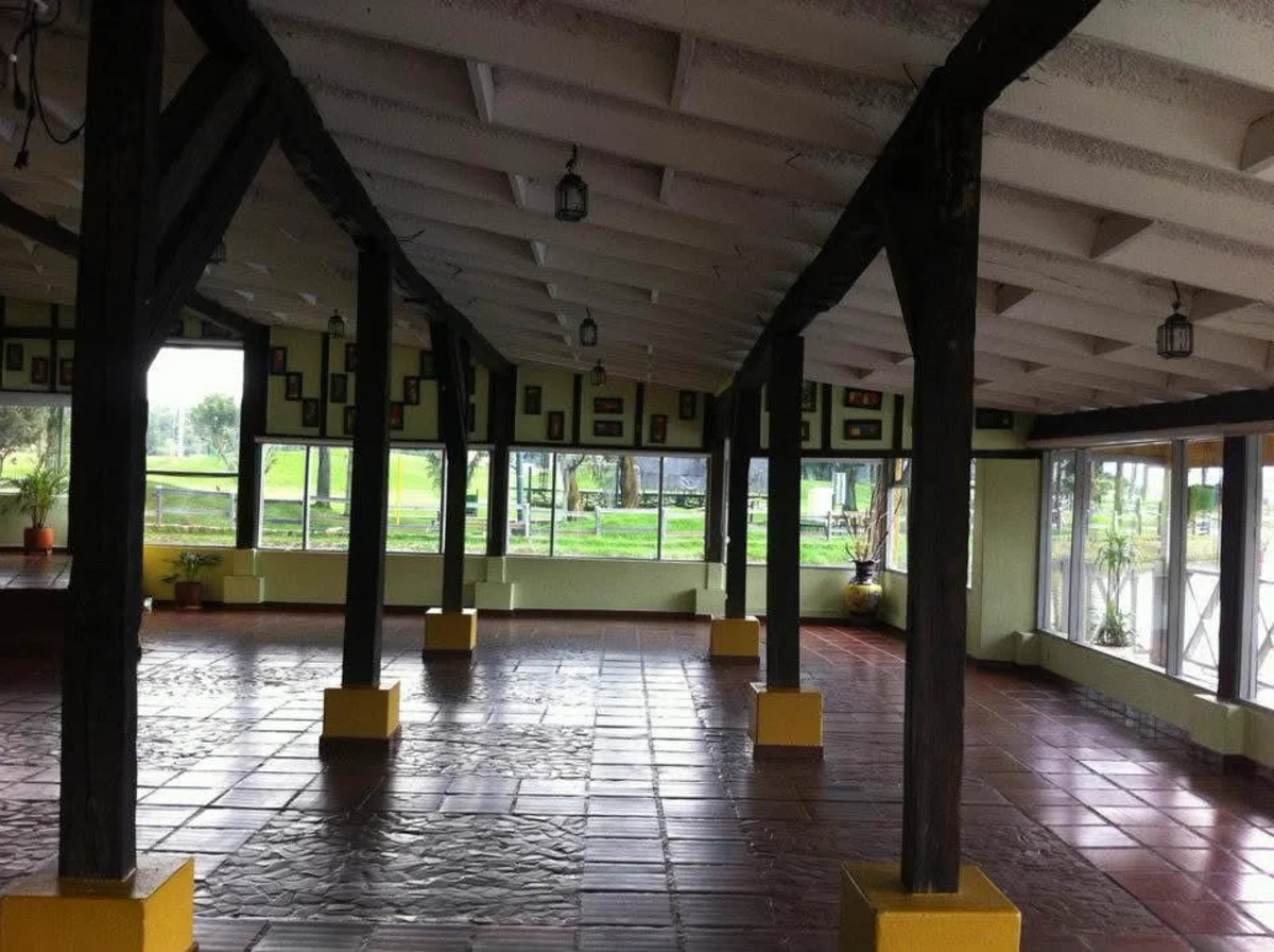 Interior del salón en el Parque de los Novios para eventos en Bogotá